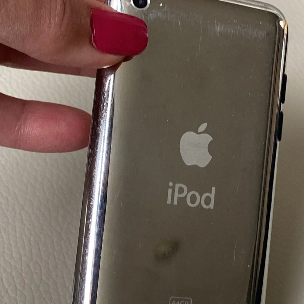 IPOD Touch - 64gb